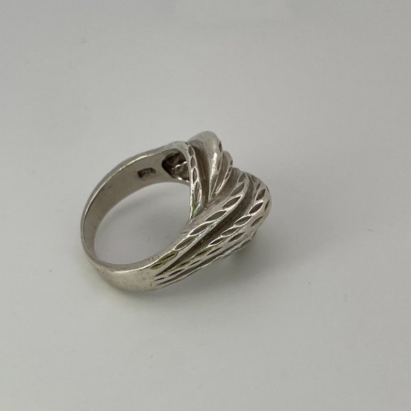 Vintage Sterling Silver Swirl Ring - Picture 2 of 9